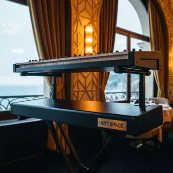 Аренда Стойка клавишная двухъярусная Quicklock в ресторане «Sanremo» — ART SPACE