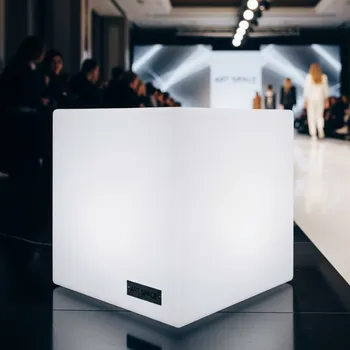 Аренда Куб светящийся 40х40х40 см в отеле Radisson Lazurnaya — ART SPACE