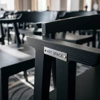 Аренда Стулья деревянные черные в отеле Hyatt Regency Sochi — ART SPACE