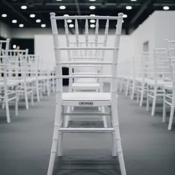 Аренда Стул Кьявари пластиковый белый Bride в Panorama by Mercure — ART SPACE