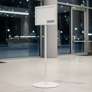 Аренда Стойка указатель Stand White в Mercure Сочи Центр — ART SPACE