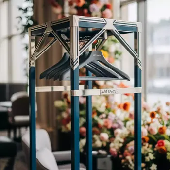 Аренда Гардеробная стойка в ресторане «Sanremo» — ART SPACE