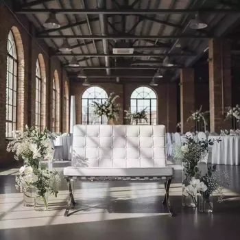Аренда Диван белый Barcelona Love Seat в Grand Karat Sochi — ART SPACE