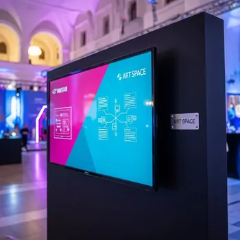 Аренда Телевизор погодоустойчивый LCD AVQ VT43S в Delta Sirius — ART SPACE