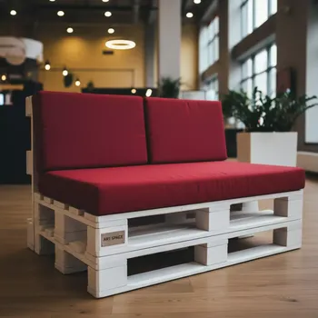 Аренда Диван из паллет White с красной подушкой в Mercure Сочи Центр — ART SPACE