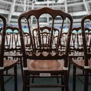Аренда Стул Chiavari коричневый без сидушки в Керлинговом центре «Ледяной куб» — ART SPACE