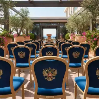 Аренда Стул Хит с вышивкой герб РФ микровельвет в Bridge Resort — ART SPACE