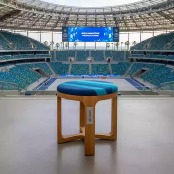 Аренда Пуф деревянный с подушкой Matisse Teak на арене «Фишт» — ART SPACE