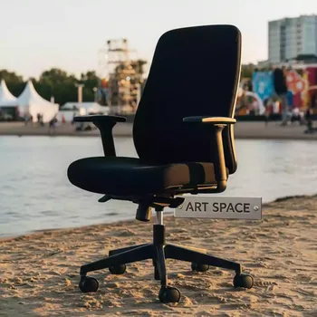 Аренда Кресло офисное черное Conference 2 на пляже «Маяк» — ART SPACE