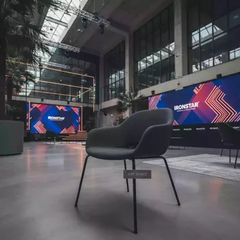Аренда Стул Quinn темно серый в комплексе «Дагомыс» — ART SPACE