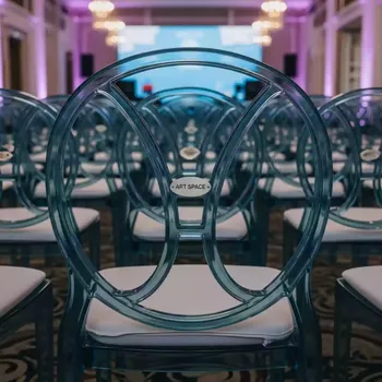 Аренда Стулья пластиковые Chiavari в отеле «Звездный» — ART SPACE