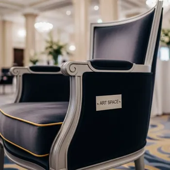 Аренда Стул с подлокотниками William в Rodina Grand Hotel & SPA — ART SPACE