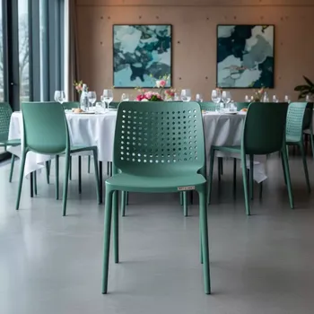 Аренда Стул пластиковый агава Trill Bistrot в ресторане «Brunello» — ART SPACE