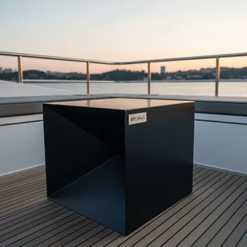 Аренда Журнальный стол Cube черный на VIP теплоходе (Морпорт Сочи) — ART SPACE