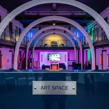 Аренда Шатры арочные и классические в лофте «Студия 21» — ART SPACE