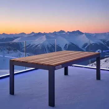 Аренда Столик Lund антрацит натуральный алюминий тик на площадке Rosa Peak (2320м) — ART SPACE
