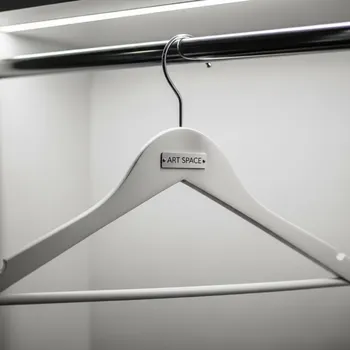 Аренда Вешалка деревянная белая в City Park Hotel Sochi — ART SPACE