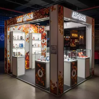 Аренда Стенд Поп ап с шоукейсами в ресторане «Voda» — ART SPACE