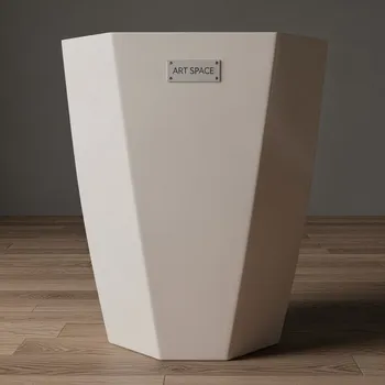 Аренда Кашпо Leone в ресторане «Плакучая Ива» — ART SPACE