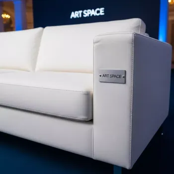 Аренда Диван Клиппан кожаный белый в зале «Чайка» (Морпорт) — ART SPACE