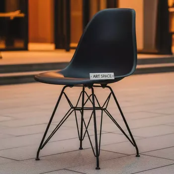 Аренда Стул дизайнерский Eames стиль DSW металл черный в Gamma Sirius — ART SPACE