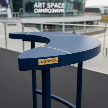 Аренда Столешница Compact Laminate каплевидная для подстолья Tripe Maxi на арене «Фишт» — ART SPACE