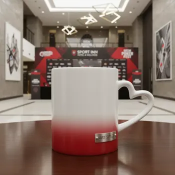 Аренда Кружки для сублимации прямая белая с красной заливкой в Sport Inn Hotel & Wellness — ART SPACE
