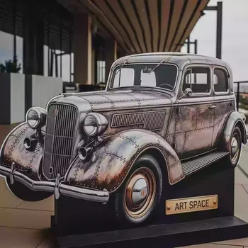 Аренда Фигура ростовая гангстерский автомобиль в ресторане «Баран-Рапан» — ART SPACE