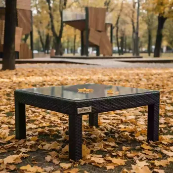 Аренда Журнальный столик из искусственного ротанга YH S4663G TW в парке «Ривьера» — ART SPACE