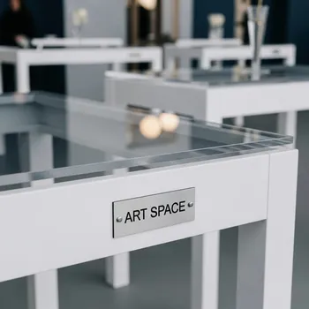 Аренда Стол белый с прозрачной столешницей в Гранд Отель Сочи — ART SPACE