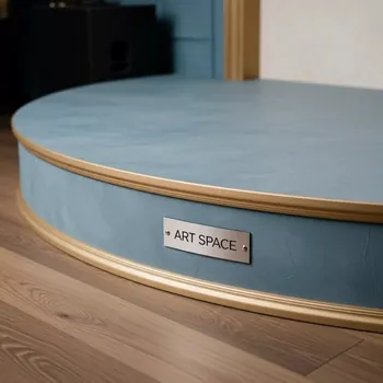 Аренда полукруглого подиума радиус 3 метра в ресторане «Магадан» — ART SPACE