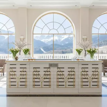 Аренда Стойка барная White Pallet из паллет в Rixos Krasnaya Polyana — ART SPACE