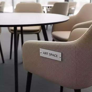 Аренда Комплект DECO 2 с круглым столом капучино в Omega Sirius — ART SPACE