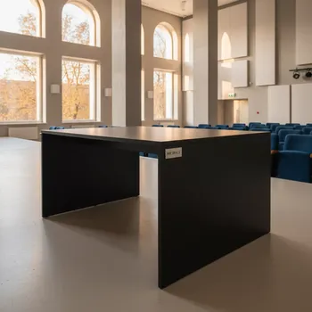 Аренда Стол пластиковый раздвижной Vegas Table Medium черный в Зимнем театре — ART SPACE