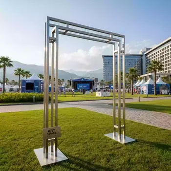 Аренда Стойки свадебные серебряные в Cosmos Sochi Hotel — ART SPACE