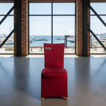 Аренда Чехол 01 на стул Кьявари красный на территории Морпорта Сочи — ART SPACE