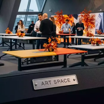 Аренда Подстолье моторизированное Onkron CDF222E B в Omega Sirius — ART SPACE