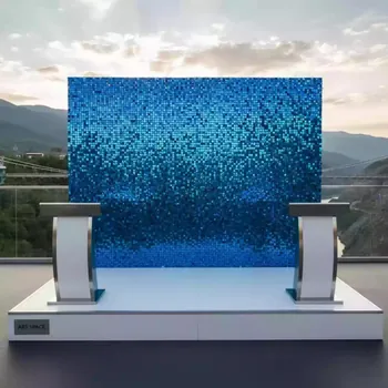 Аренда Фотозона новогодняя голубые пайетки хамелеон с декором в Skypark Sochi — ART SPACE
