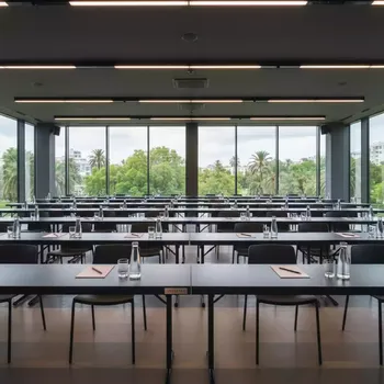 Аренда Столы банкетные пластиковые в City Park Hotel Sochi — ART SPACE