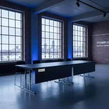 Аренда Стол складной Tesla в лофте «Студия 21» — ART SPACE