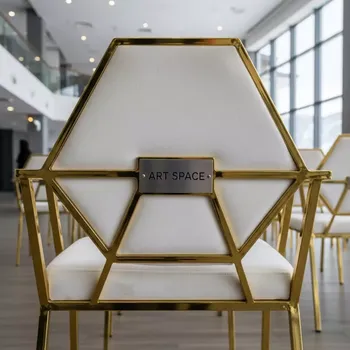 Аренда Стул золотой ОКТАВА белый бархат в Radisson Hotel Rosa Khutor — ART SPACE