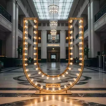 Аренда П-образная арка с ретро гирляндой в гранд-отеле «Жемчужина» — ART SPACE