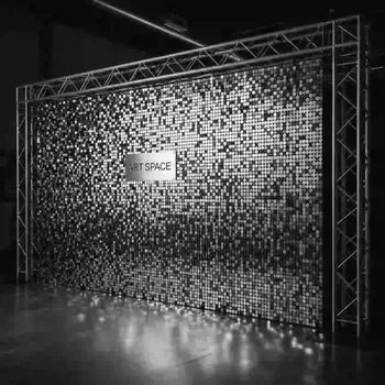 Аренда Фотозона серебряная из пайеток в ОКЦ «Галактика» — ART SPACE