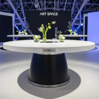 Аренда Стол Лидер 9 D 700 белый черный в Skypark Sochi — ART SPACE