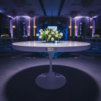 Аренда Стол банкетный Tulip white в конгресс-холле отеля Жемчужина — ART SPACE
