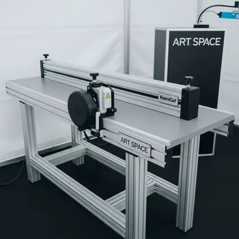 Аренда Стол Cutting Bench 250 KeenCut Javelin Integra 2,1 м на курорте «Газпром» (Альпика) — ART SPACE