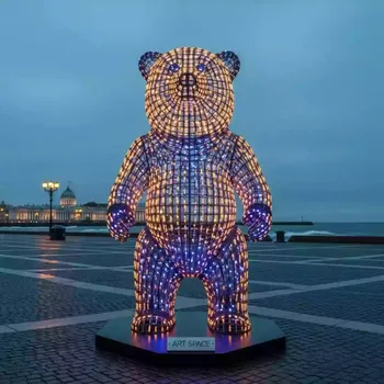 Аренда Фигура световая объемная Медведь на территории Морпорта Сочи — ART SPACE