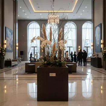 Аренда Кашпо для цветов Prosperplast Rato Low 15.8 11 л венге в Rodina Grand Hotel & SPA — ART SPACE