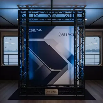 Аренда Пресс волл для конференций на теплоходе «Дагомыс» — ART SPACE