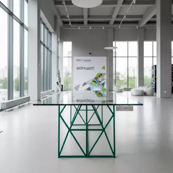 Аренда Стол Green Sky 160х75 см зеленое подстолье стекло в МФК «Горный» — ART SPACE